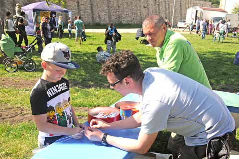 Lernort Petersberg mit einer Bastelstraße zum 19. Familienfrühlingsfest - Citadelle Erfurt - Petersberg