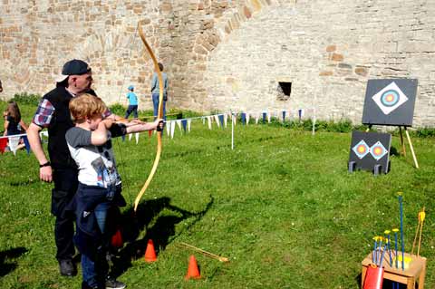 Bogenschießen zum 19. Familienfrühlingsfest - Citadelle Erfurt - Petersberg