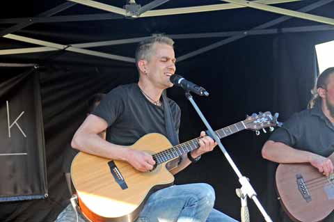 Live-Konzert mit DaS Neuwerk zum 19. Familienfrühlingsfest