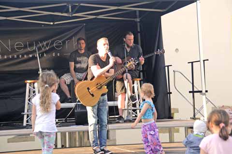 Live-Konzert mit DaS Neuwerk zum 19. Familienfrühlingsfest