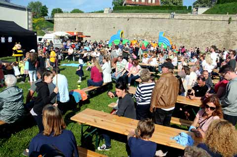 Festwiese vor Ravelin Anselm zum 19. Familienfrühlingsfest - Citadelle Erfurt - Petersberg