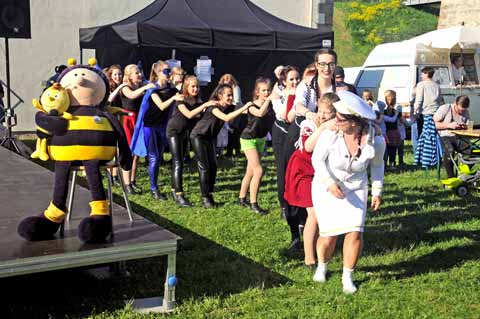 Polonaise des ECK zum  19. Familienfrühlingsfest - Citadelle Erfurt - Petersberg