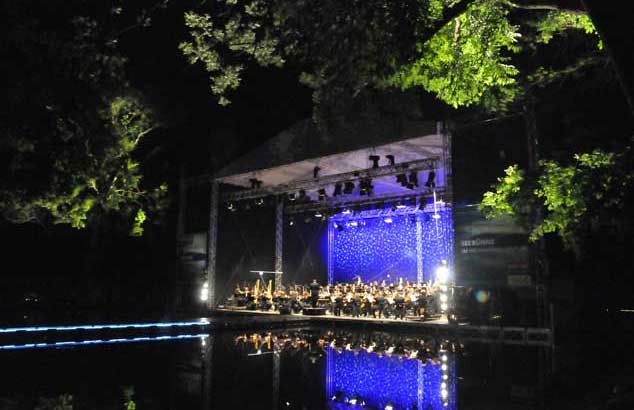 Open-Air-Konzertnacht 2014 im Weimarhallenpark